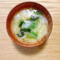 コムギ大好き's cooksnap of when they made 炒めて、旨い【新玉ねぎとワカメのお味噌汁.