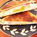 caruga's cooksnap of when they made フライパンでホットサンド.