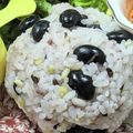 ゆけり３兄弟's cooksnap of when they made ☆塩茹で黒豆 おにぎり.
