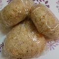 休憩中♪'s cooksnap of when they made お弁当に♪ゴマ油が決め手！鮭マヨおにぎり.