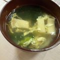 おうちごはん☆'s cooksnap of when they made オッサンのコンソメスープに油揚げ.