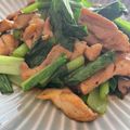 Faiza's cooksnap of when they made 鶏もも肉と小松菜の塩麹炒め.