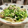Superlittleboo's cooksnap of when they made 豆苗ときのこのバター醤油炒め.