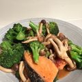 はなでじ's cooksnap of when they made 鮭とブロッコリーとエリンギのバタポン炒め.
