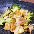 ☆GSSQHY☆'s cooksnap of when they made ブロッコリーとじゃが芋のコンソメ炒め.