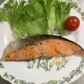 asacham's cooksnap of when they made ☆鮭のムニエル☆ハーブソルト味.