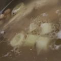 MULA's cooksnap of when they made 骨付き鶏もも肉と焼き長ネギのスープ.