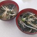 きらり流れ星's cooksnap of when they made ＊もやしとワカメのみそ汁＊.