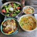 ebipeco's cooksnap of when they made 油揚げと野菜で美味しいお味噌汁❀.