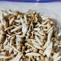 azbjbn's cooksnap of when they made しめじの保存方法.