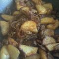 momoママ66's cooksnap of when they made 焼肉のタレで☆牛肉と大根のチャプチェ風.