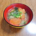 もふもふクロさん's cooksnap of when they made わかめとトマトのお味噌汁.