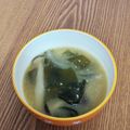 ラリー＆サラ's cooksnap of when they made “しめじ玉葱ねぎワカメ味噌汁”.