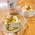 nakamucchi's cooksnap of when they made 冷奴⁂お豆腐withカニカマと天かす⁂.