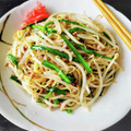 在宅勤務のおじさん's cooksnap of when they made ごま油と胡麻で☆ニラともやしの塩焼きそば.