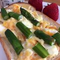 mantacarp's cooksnap of when they made 朝食に♪マヨ卵アスパラトースト.