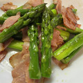 むぎちゃんkkt's cooksnap of when they made 簡単！紫アスパラとベーコンの黒胡椒炒め.