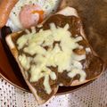 ☆yopipi's cooksnap of when they made カレーの残りで♪チーズカレートースト.