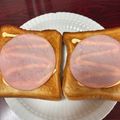 ママメイン！時々子供's cooksnap of when they made おひとりさまのパンがサクサクハムトースト.