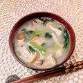 アイリッシュショコラ's cooksnap of when they made 朝食にも小松菜としめじ えのきのお味噌汁.