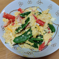 nemuchan's cooksnap of when they made スナップエンドウとカニかまの卵炒め.