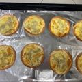 Riochin's cooksnap of when they made 余った餃子の皮で♡しらすのおつまみピザ.