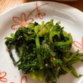 mantacarp's cooksnap of when they made 簡単☆春菊おひたし☆ごま油菊菜大量消費.