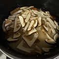 yarhag's cooksnap of when they made 白だしで簡単♪松茸ご飯.