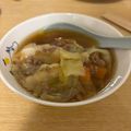 ぽちまるaa's cooksnap of when they made 母の定番、キャベツのワンタンスープ.