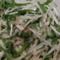 クックZTZ10H☆'s cooksnap of when they made 大根と大葉の梅和え。箸休めにもう一品。.