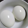 cyobindish's cooksnap of when they made 数秒でつるん　固ゆで卵の剥き方.