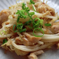 TYSK's cooksnap of when they made 節約簡単☆鶏胸肉ともやしのネギ塩炒め.