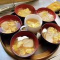 みぽぽ37's cooksnap of when they made 玉ねぎと麩のかき玉汁.