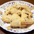 maru0617's cooksnap of when they made 一番簡単！HMでレーズンの激うまスコーン.