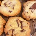 iichikoto's cooksnap of when they made チョコチャンククッキー.