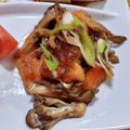 ポニーリボン's cooksnap of when they made 作り置きにも！鮭と舞茸の醤油マヨ炒め.