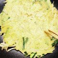 ＹＯＵ太's cooksnap of when they made 混ぜて焼くだけ！ニラともやしのちぢみ.