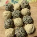 クックGGL4IP☆'s cooksnap of when they made レンジで超簡単♪胡麻入りスノーボール２種.