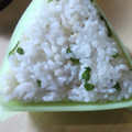 あゆたっくん's cooksnap of when they made 大葉と揚げ玉のおにぎり♡.