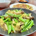 Superlittleboo's cooksnap of when they made スナップえんどうとしめじの玉子とじ〜.