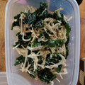 phnanzu's cooksnap of when they made エノキとわかめのゴマドレサラダ.
