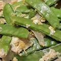 ヨシヨッシー's cooksnap of when they made あと1品、メインに♪絹さやの玉ねぎ卵とじ.