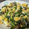ちぃのん's cooksnap of when they made 簡単♬ ニラ、しめじ、卵の中華炒め.
