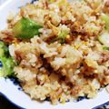 まーちゃん310's cooksnap of when they made 簡単♪ひき肉レタスチャーハン.