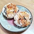 ＊なぁ＊'s cooksnap of when they made カツオまみれの塩昆布チーズにぎり.