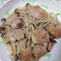 とみぃ11's cooksnap of when they made 鳥もも肉としめじ☆塩ダレ炒め.