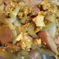 toshio39's cooksnap of when they made 玉ねぎと卵とウインナーのカレー風味炒め.