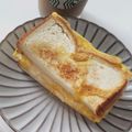 料理⭐音痴's cooksnap of when they made 《激うま》エッグチーズサンドイッチ！！.