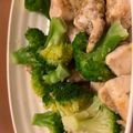 あ's cooksnap of when they made 鶏むね肉と冷凍ブロッコリーのゴマ和え.