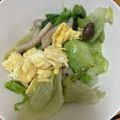 la_breeze's cooksnap of when they made ☆簡単☆やみつきレタたま炒め.